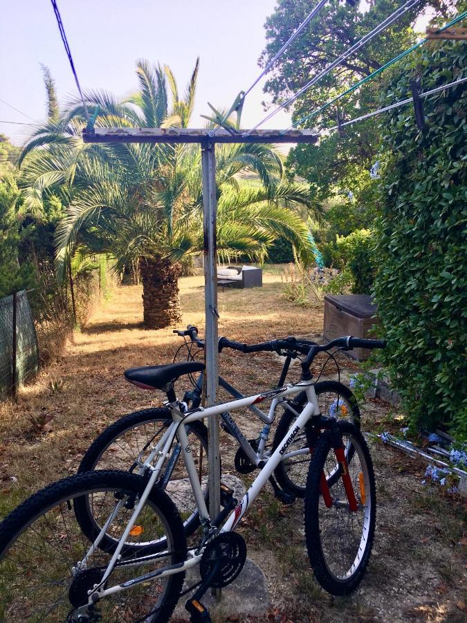 Large Private Garden, Quiet 2-Bedroom Apartment, Air Conditioning, Wifi, Parking Cassis Exterior photo