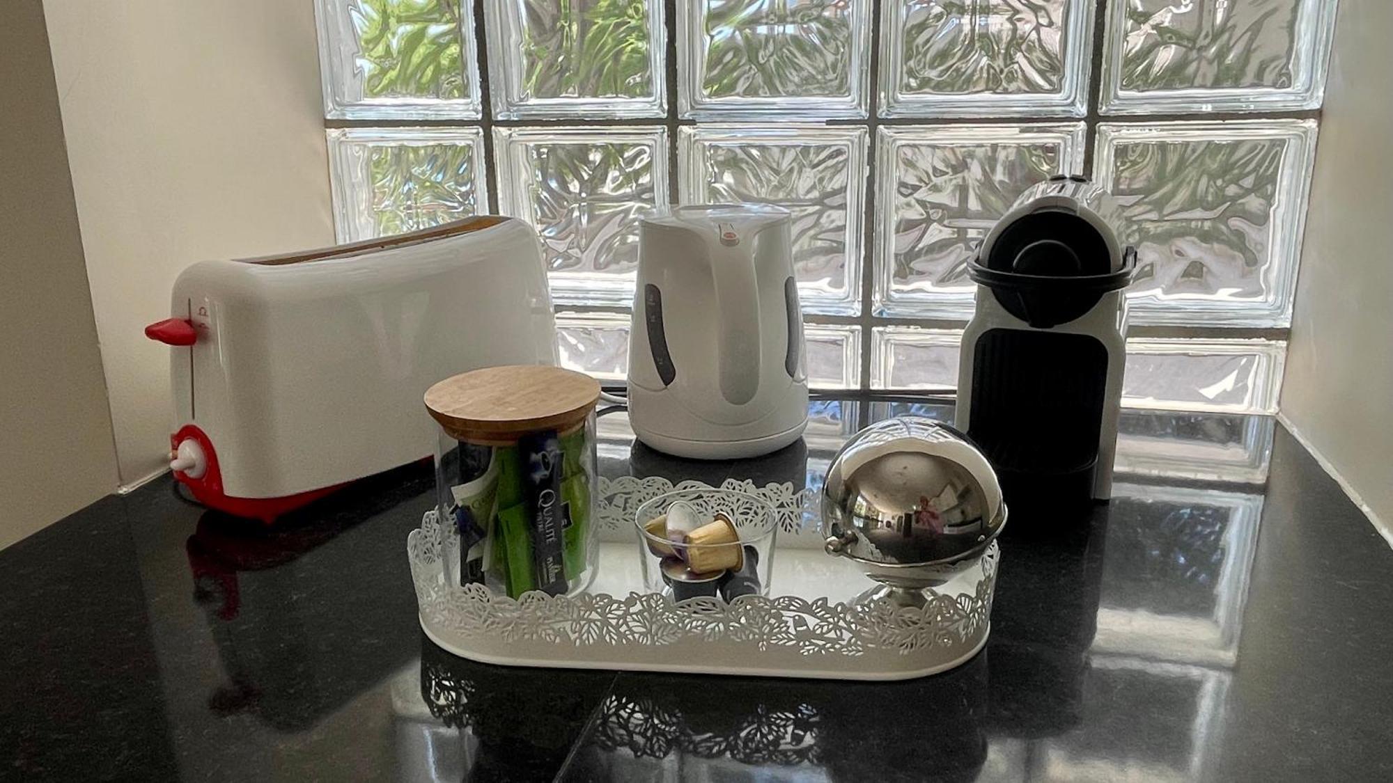 Large Private Garden, Quiet 2-Bedroom Apartment, Air Conditioning, Wifi, Parking Cassis Exterior photo