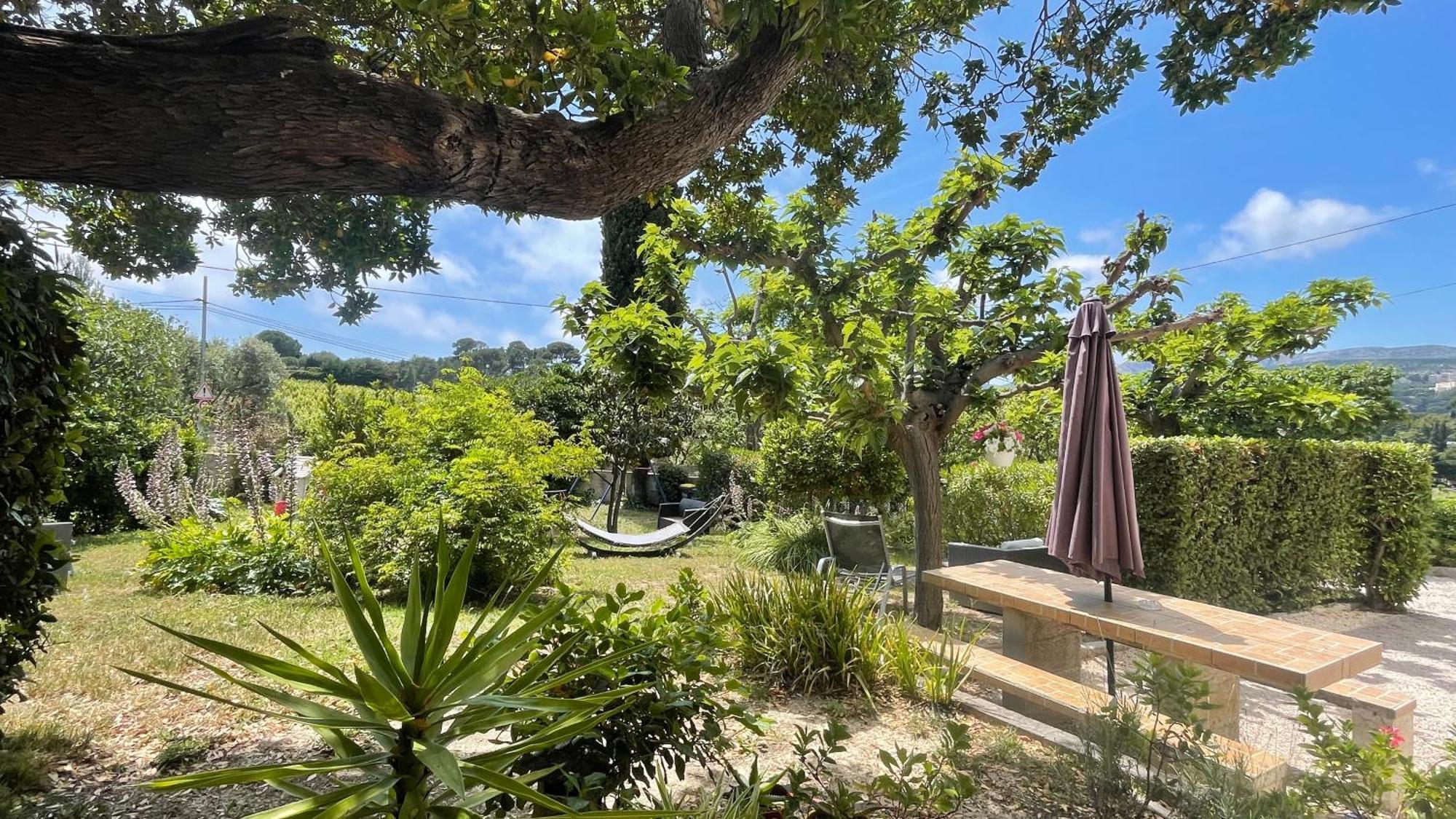 Large Private Garden, Quiet 2-Bedroom Apartment, Air Conditioning, Wifi, Parking Cassis Exterior photo
